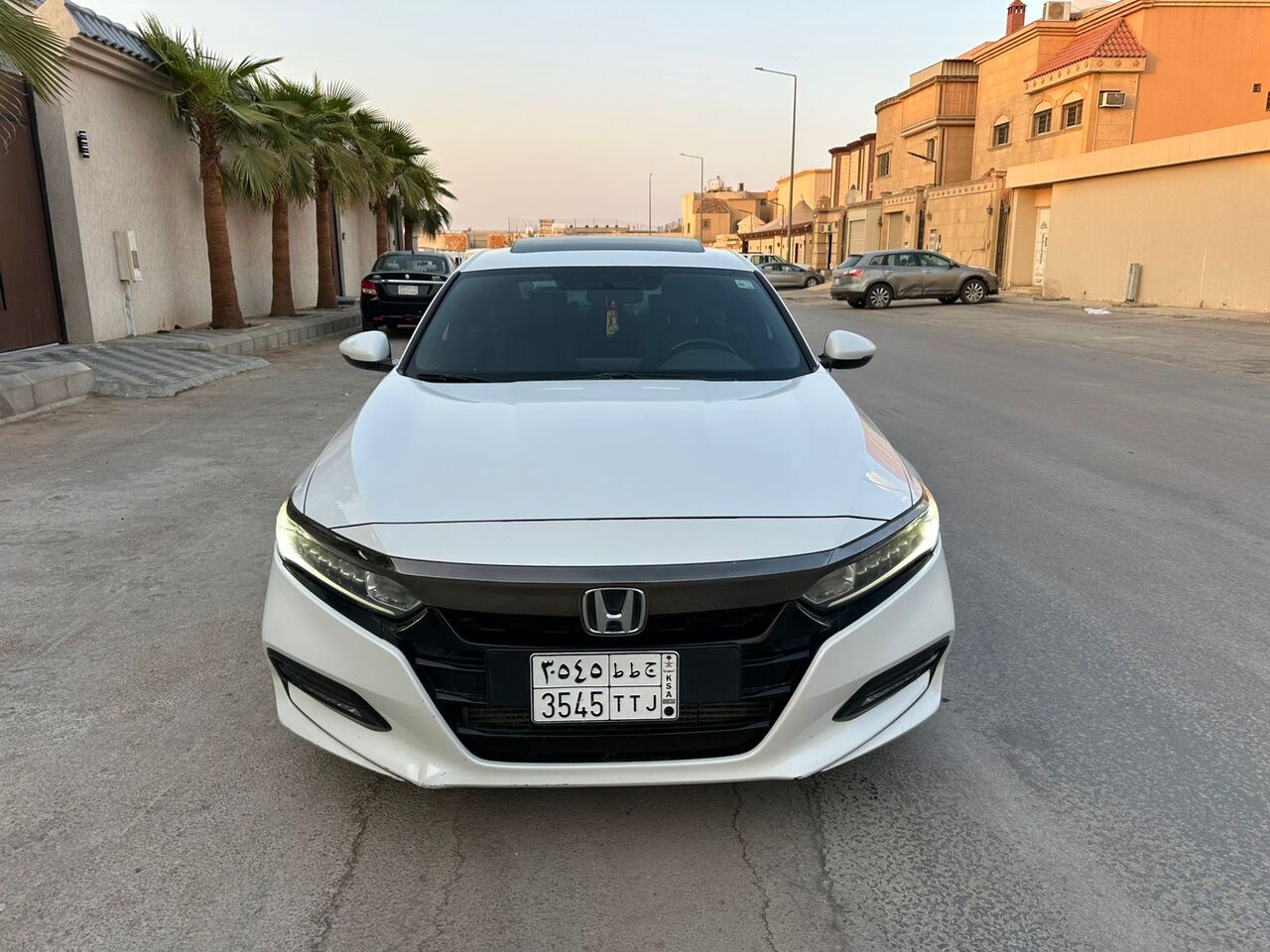 Riyadh, Vehicles, Cars & Trucks , SAR 68000,  Honda Accord,  2019,  Automatic,  207000 KM,    Fully Loaded With Sunroof N Very Reasonable Price