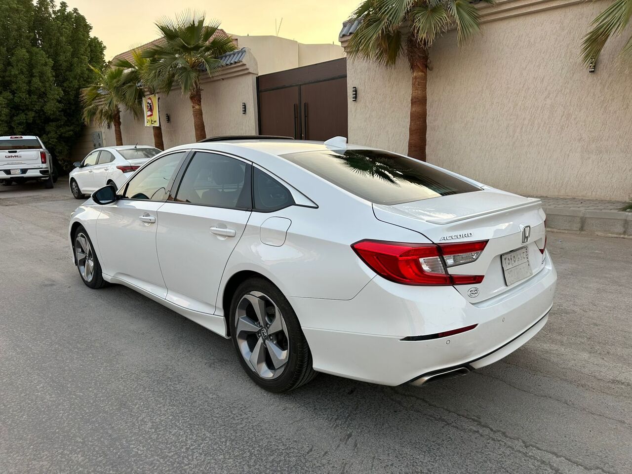 Riyadh, Vehicles, Cars & Trucks , SAR 68000,  Honda Accord,  2019,  Automatic,  207000 KM,    Fully Loaded With Sunroof N Very Reasonable Price