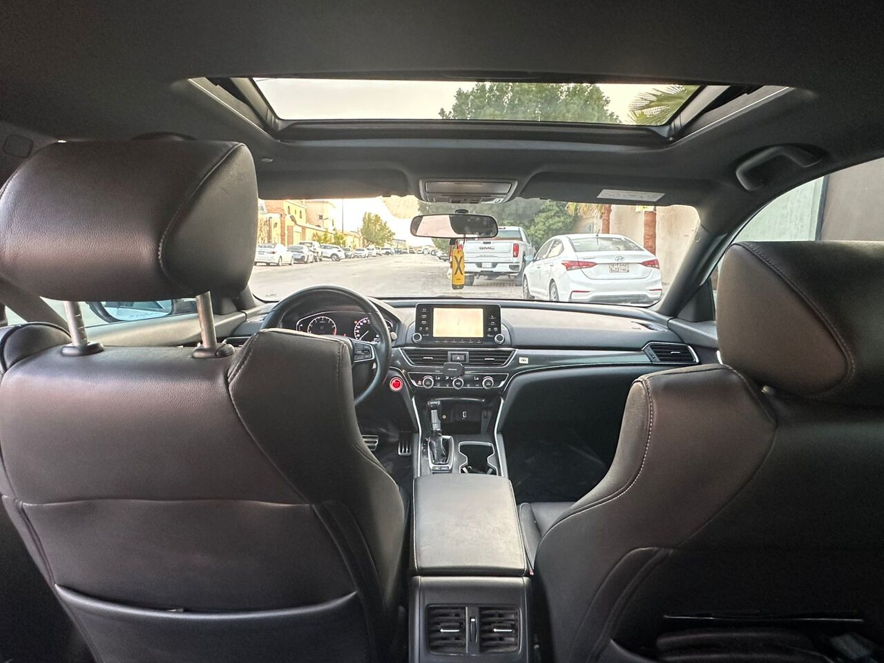 Riyadh, Vehicles, Cars & Trucks , SAR 68000,  Honda Accord,  2019,  Automatic,  207000 KM,    Fully Loaded With Sunroof N Very Reasonable Price
