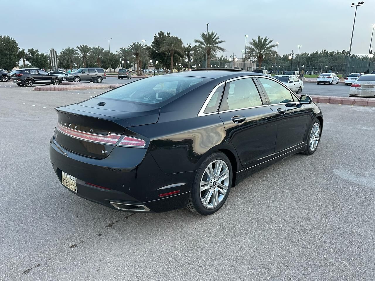Riyadh, Vehicles, Cars & Trucks , SAR 27000,  Lincoln MKZ 3.7 AWD,  2014,  Automatic,  250000 KM,    Full Options With Panorama Sunroof Good Price