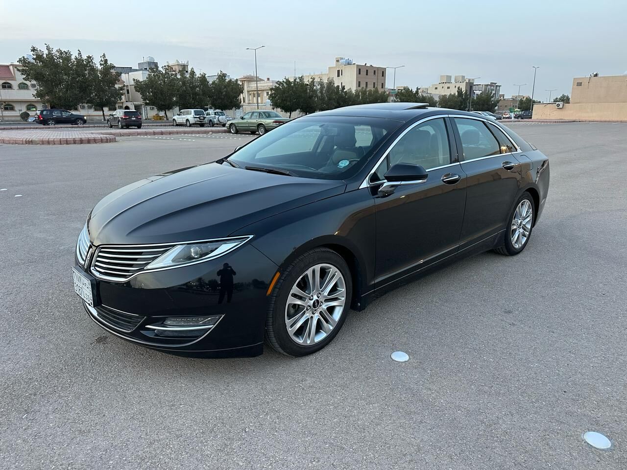 Riyadh, Vehicles, Cars & Trucks , SAR 27000,  Lincoln MKZ 3.7 AWD,  2014,  Automatic,  250000 KM,    Full Options With Panorama Sunroof Good Price