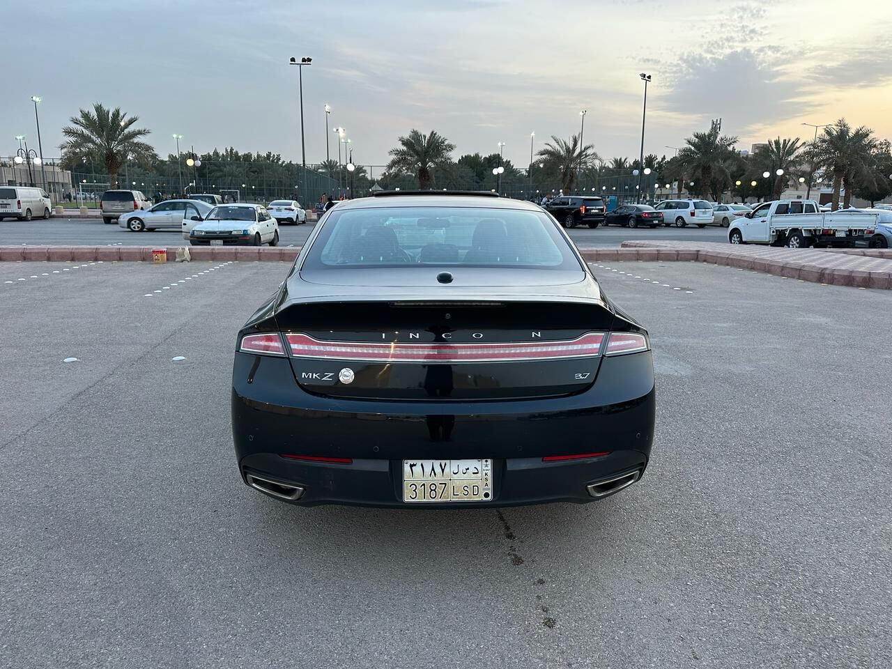 Riyadh, Vehicles, Cars & Trucks , SAR 27000,  Lincoln MKZ 3.7 AWD,  2014,  Automatic,  250000 KM,    Full Options With Panorama Sunroof Good Price