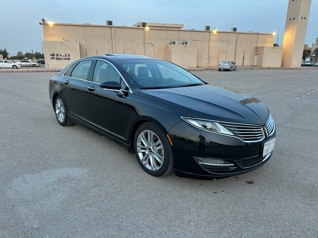Riyadh, Vehicles, Cars & Trucks , SAR 27000,  Lincoln MKZ 3.7 AWD,  2014,  Automatic,  250000 KM,    Full Options With Panorama Sunroof Good Price