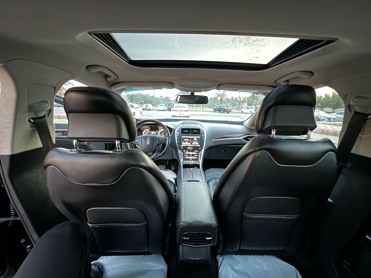 Riyadh, Vehicles, Cars & Trucks , SAR 27000,  Lincoln MKZ 3.7 AWD,  2014,  Automatic,  250000 KM,    Full Options With Panorama Sunroof Good Price