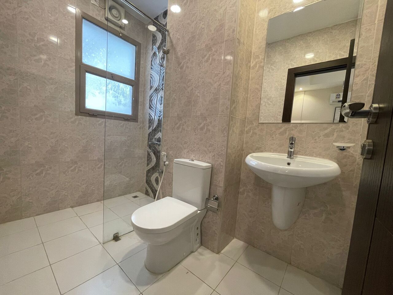 Hidd, Apartments, Flats, Houses & Villas, BHD 300/month,  Furnished,  2 BR,  120 Sq. Meter,  2 Bhk Fully Furnished Flat Available In Hidd Call Aleena