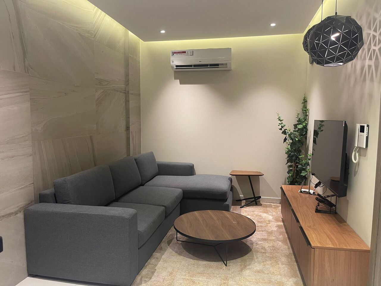 Hidd, Apartments, Flats, Houses & Villas, BHD 250/month,  Furnished,  1 BR,  90 Sq. Meter,  1 Bhk Fully Furnished Flat Available In Hidd Call Aleena