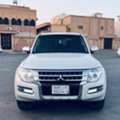 SAR 40000,  Mitsubishi Pajero,  2015,  Automatic,  203000 KM,    3.5 GLS,,Single Owner