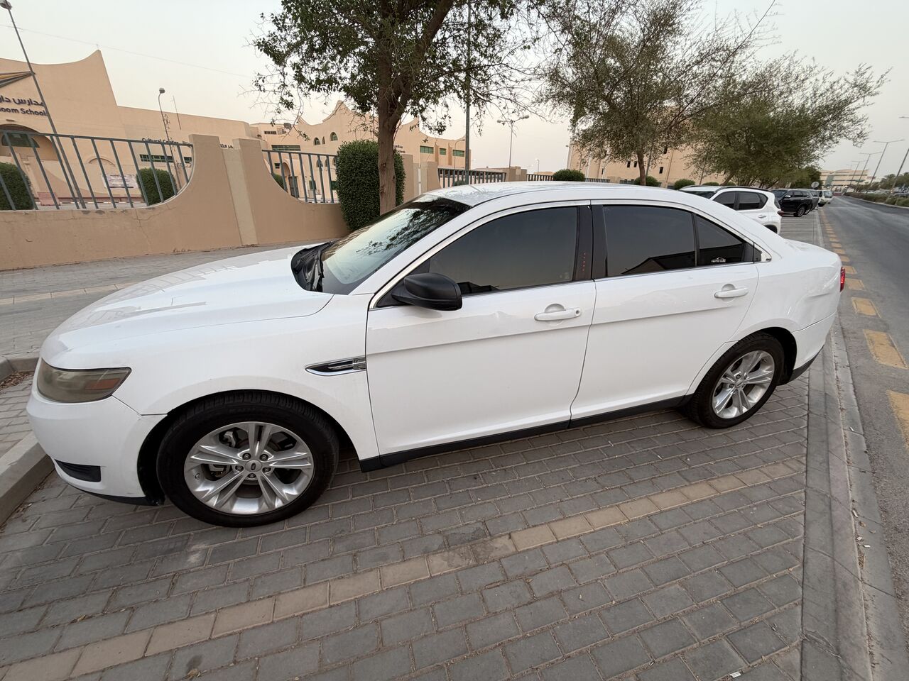 Riyadh, Vehicles, Cars & Trucks , SAR 25000,  Ford Taunus,  2013,  Automatic,  400000 KM,  Ford Taurus