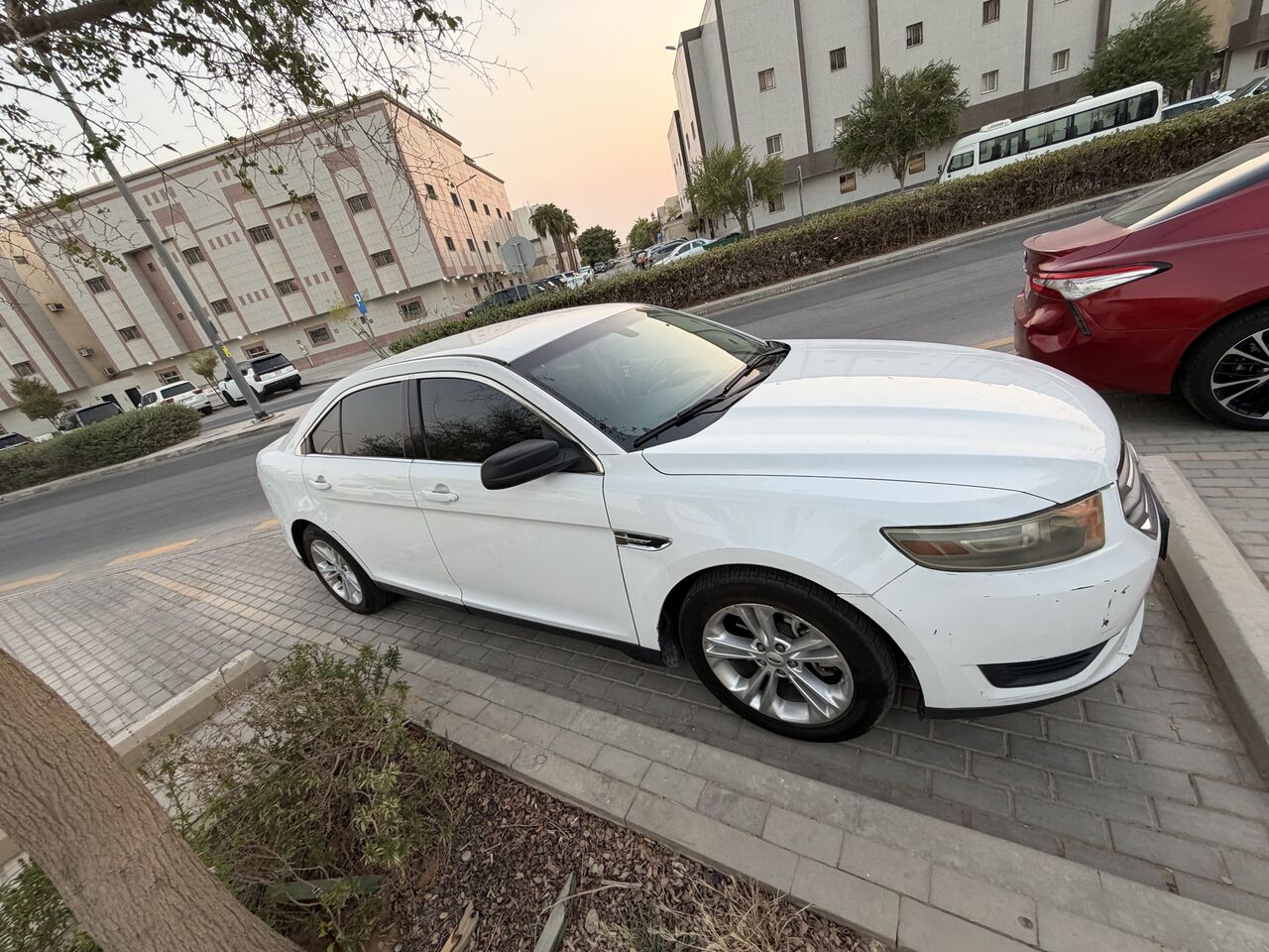 Riyadh, Vehicles, Cars & Trucks , SAR 25000,  Ford Taunus,  2013,  Automatic,  400000 KM,  Ford Taurus