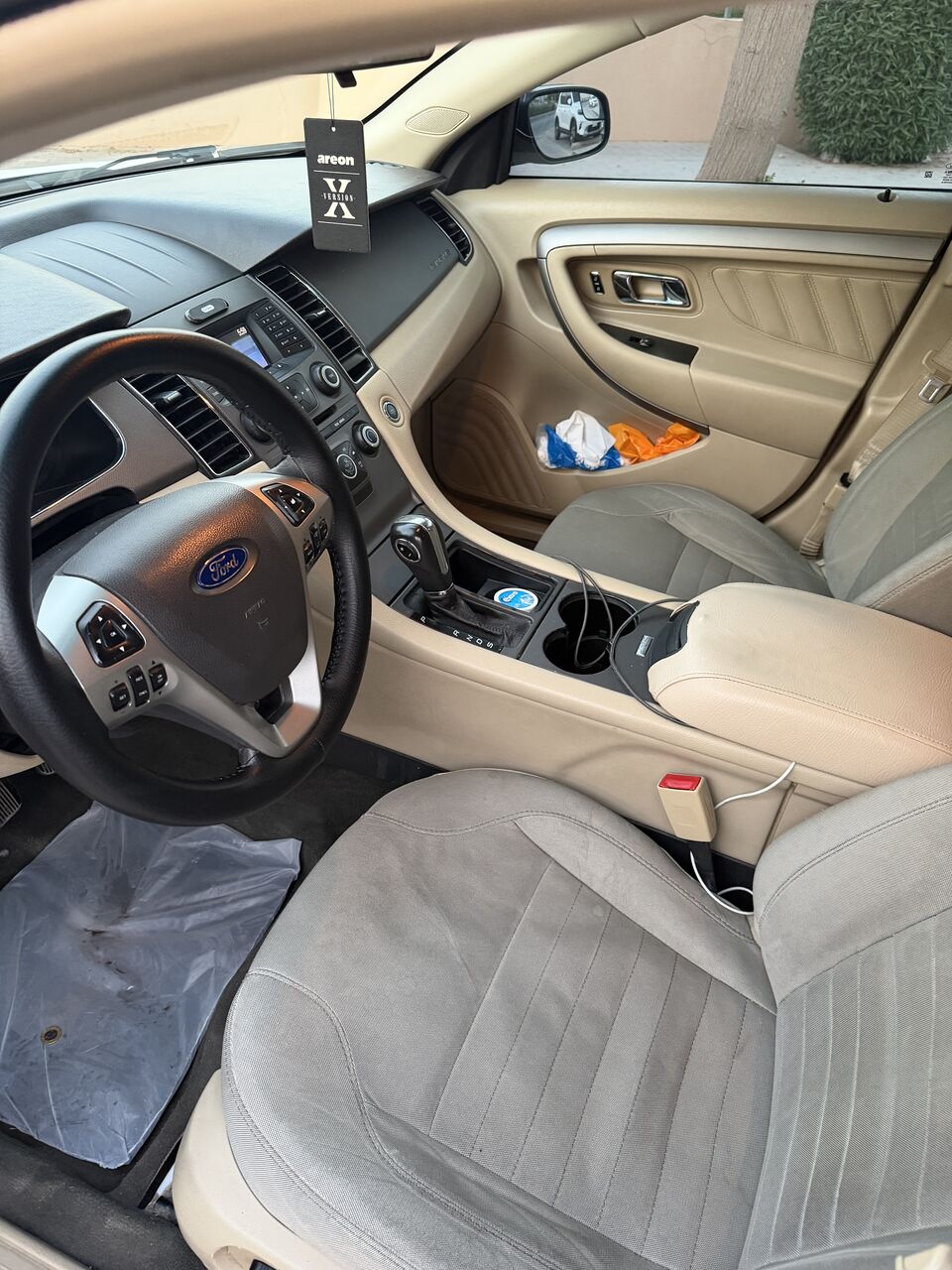 Riyadh, Vehicles, Cars & Trucks , SAR 25000,  Ford Taunus,  2013,  Automatic,  400000 KM,  Ford Taurus