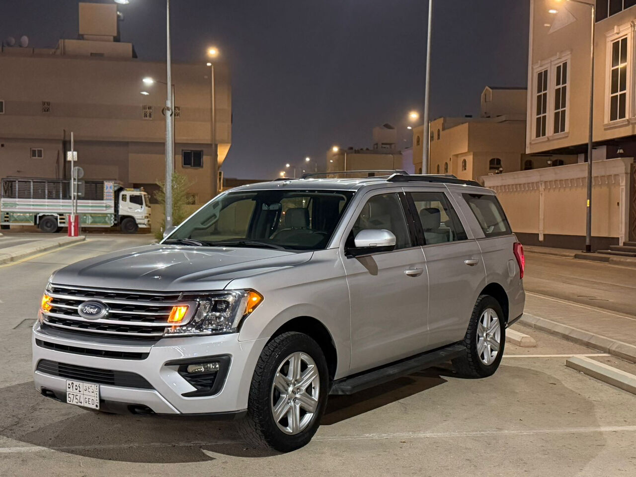 Riyadh, Vehicles, Cars & Trucks , SAR 85000,  Ford Expedition,  2019,  Automatic,  130000 KM,  For Sale: