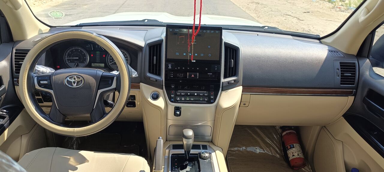 Dammam, Vehicles, Cars & Trucks , SAR 165000,  Toyota Land Cruiser,  2017,  Automatic,  238000 KM,  Land Cruiser