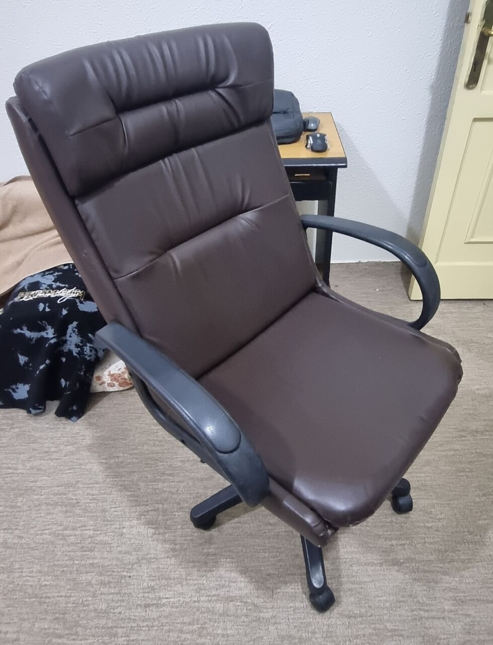 Jeddah, Furniture, SAR 300,  Sofa Set 4 Members With Office Chair