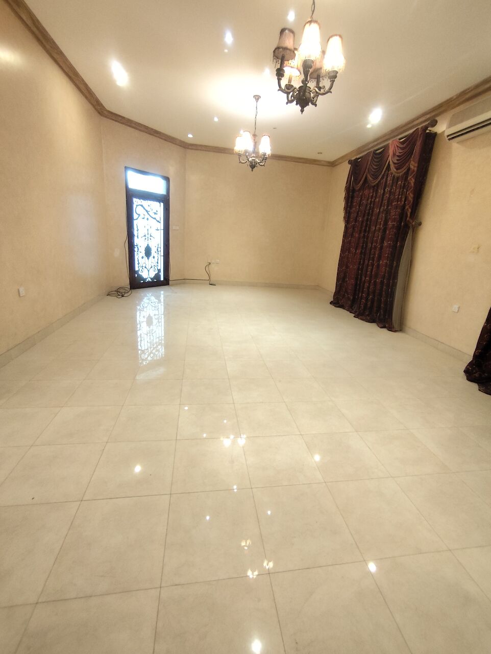 Busaiteen, Apartments, Flats, Houses & Villas, BHD 600/year,  6 BR,  Luxury Villa For Rent In Busaiteen 6 Rooms With Majlis 600 Bd Without Ewa