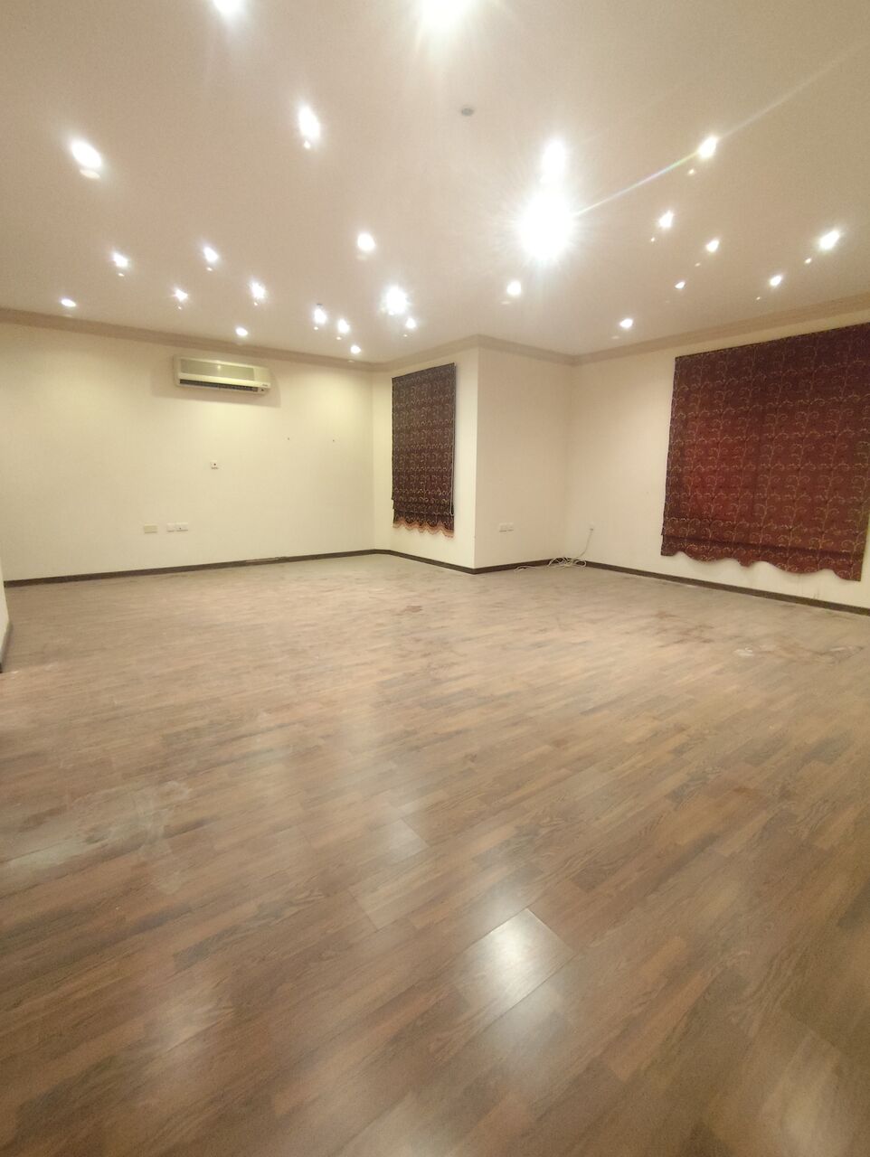 Busaiteen, Apartments, Flats, Houses & Villas, BHD 600/year,  6 BR,  Luxury Villa For Rent In Busaiteen 6 Rooms With Majlis 600 Bd Without Ewa