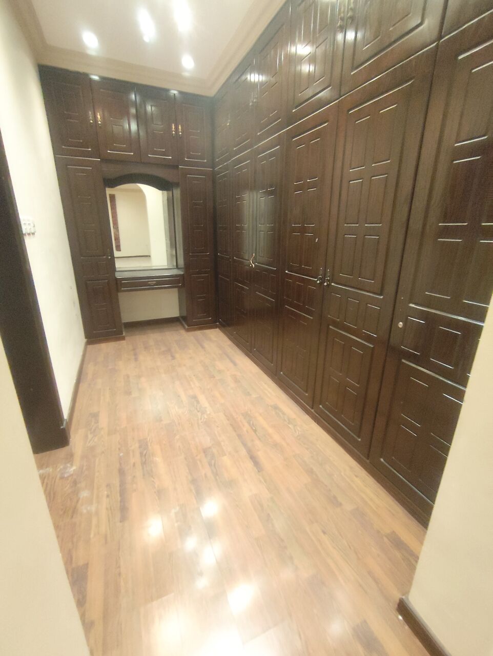 Busaiteen, Apartments, Flats, Houses & Villas, BHD 600/year,  6 BR,  Luxury Villa For Rent In Busaiteen 6 Rooms With Majlis 600 Bd Without Ewa