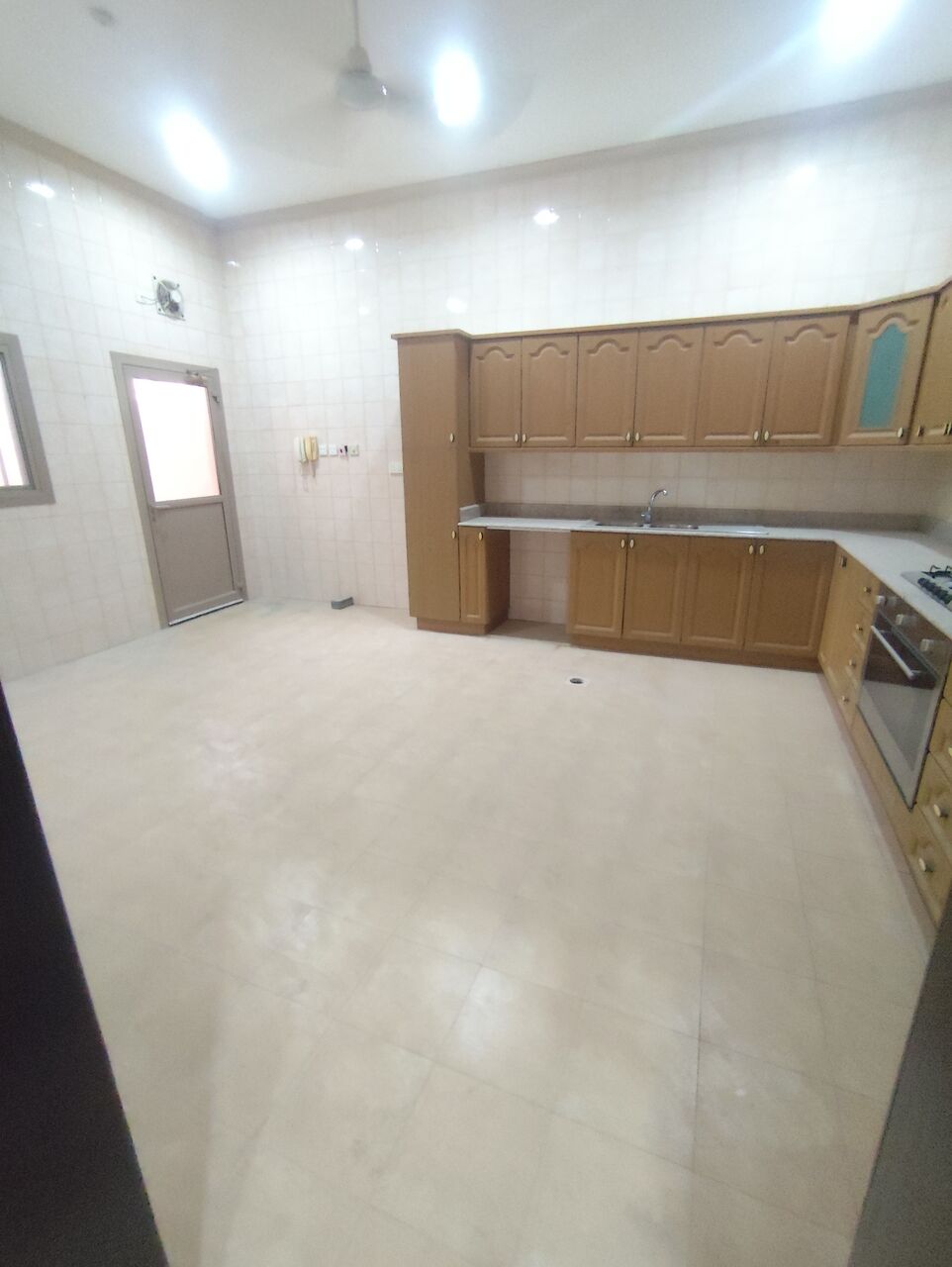 Busaiteen, Apartments, Flats, Houses & Villas, BHD 600/year,  6 BR,  Luxury Villa For Rent In Busaiteen 6 Rooms With Majlis 600 Bd Without Ewa