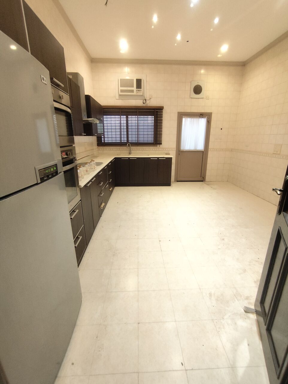 Busaiteen, Apartments, Flats, Houses & Villas, BHD 600/year,  6 BR,  Luxury Villa For Rent In Busaiteen 6 Rooms With Majlis 600 Bd Without Ewa