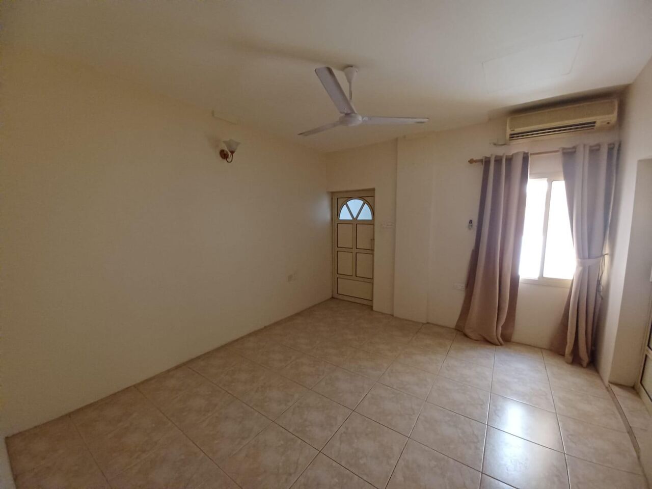 Umm Al Hassam, Apartments, Flats, Houses & Villas, BHD 400/month,  Furnished,  4 BR,  250 Sq. Meter,  A Large Apartment For Rent In Umm Al Hassam, Consisting Of Four Large Rooms, Four Bathroom