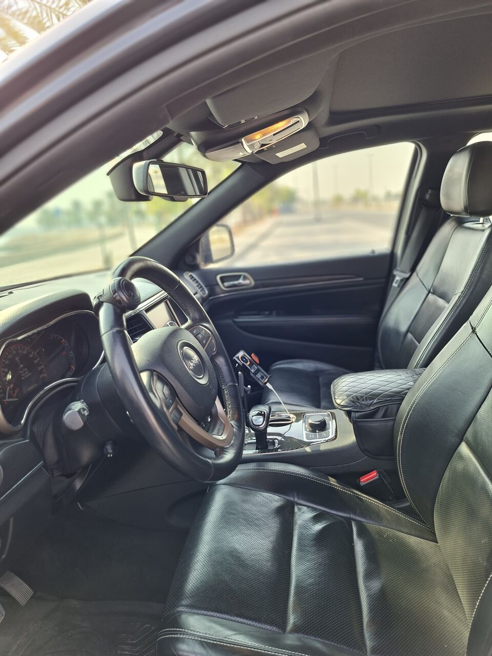 Manama, Vehicles, Cars & Trucks , BHD 5000,  Jeep Cherokee -V8,  2015,  Automatic,  150000 KM,   Model Jeep Cherokee For Sale