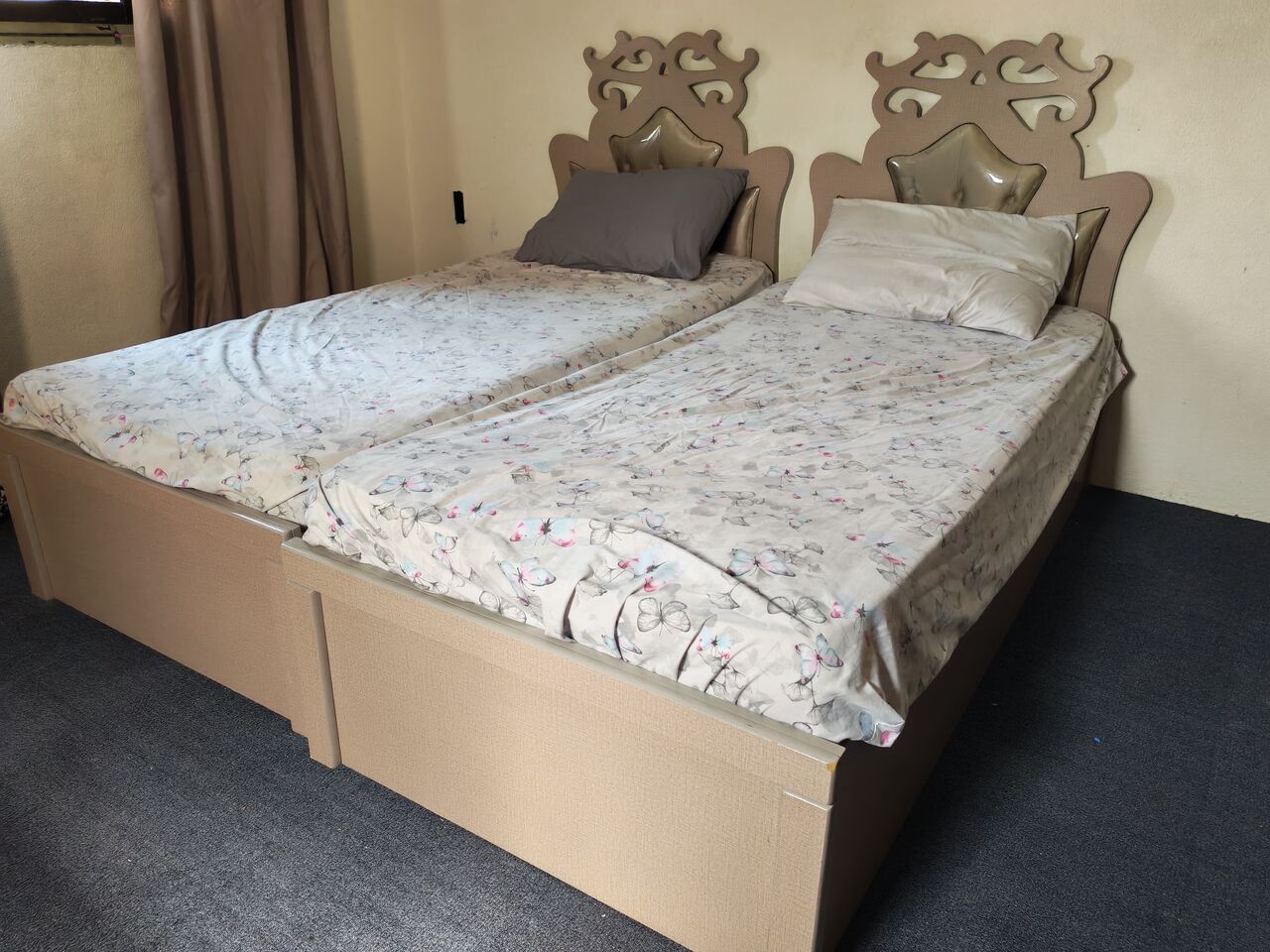 Madinah, Household Items, SAR 14000,  ACs, TVs, Refrigerator, Bedroom, Office, Kitchen Appliances, Dining Table, Excellent Shape