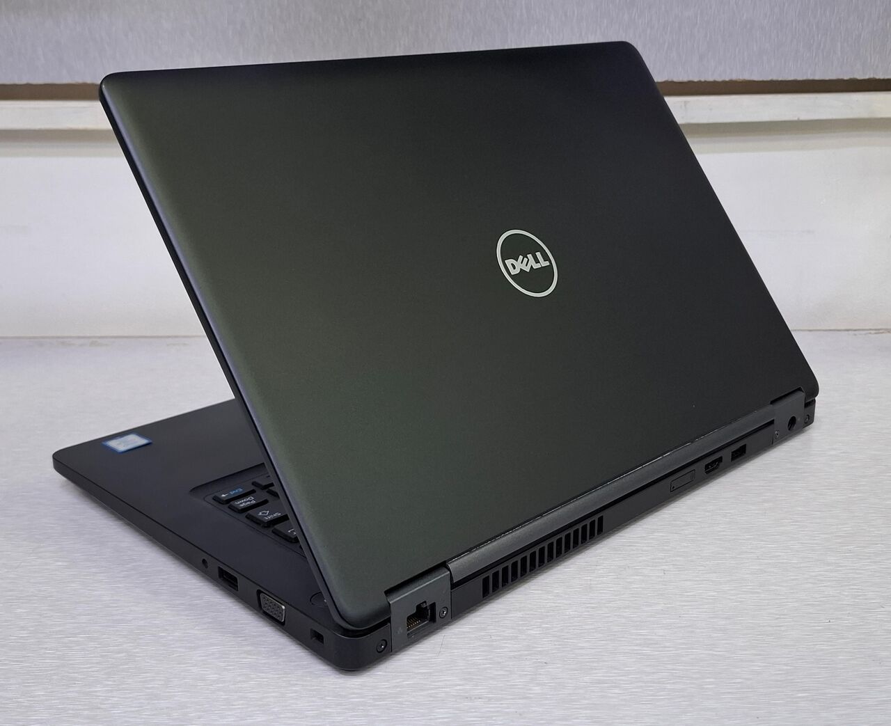 Manama, Computers, BHD 93,  DELL Core I7 8th Generation Professional Laptop 14" Full HD Screen 8GB DDR4 RAM 256GB SSD