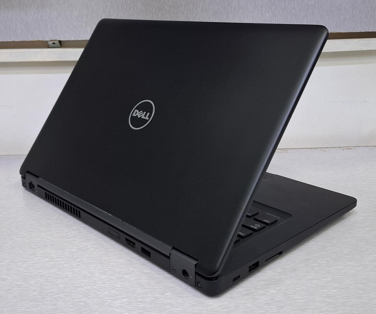 Manama, Computers, BHD 93,  DELL Core I7 8th Generation Professional Laptop 14" Full HD Screen 8GB DDR4 RAM 256GB SSD