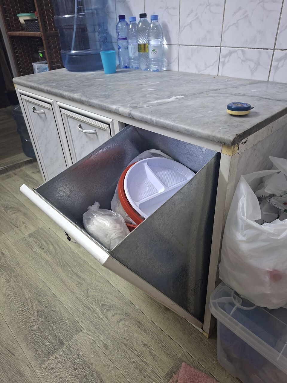 Al Wizarat, Furniture, SAR 300,  Aluminium Kitchen Cabinet + Granite Top + Upper Glass Cabinets
