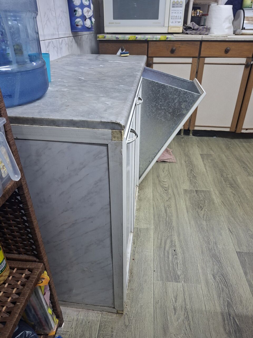 Al Wizarat, Furniture, SAR 300,  Aluminium Kitchen Cabinet + Granite Top + Upper Glass Cabinets