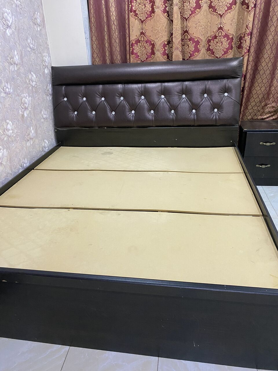 Khobar, Furniture, SAR 2500,  2 Bed Set, Sofa 7 Seater, 3 Coffee Tables