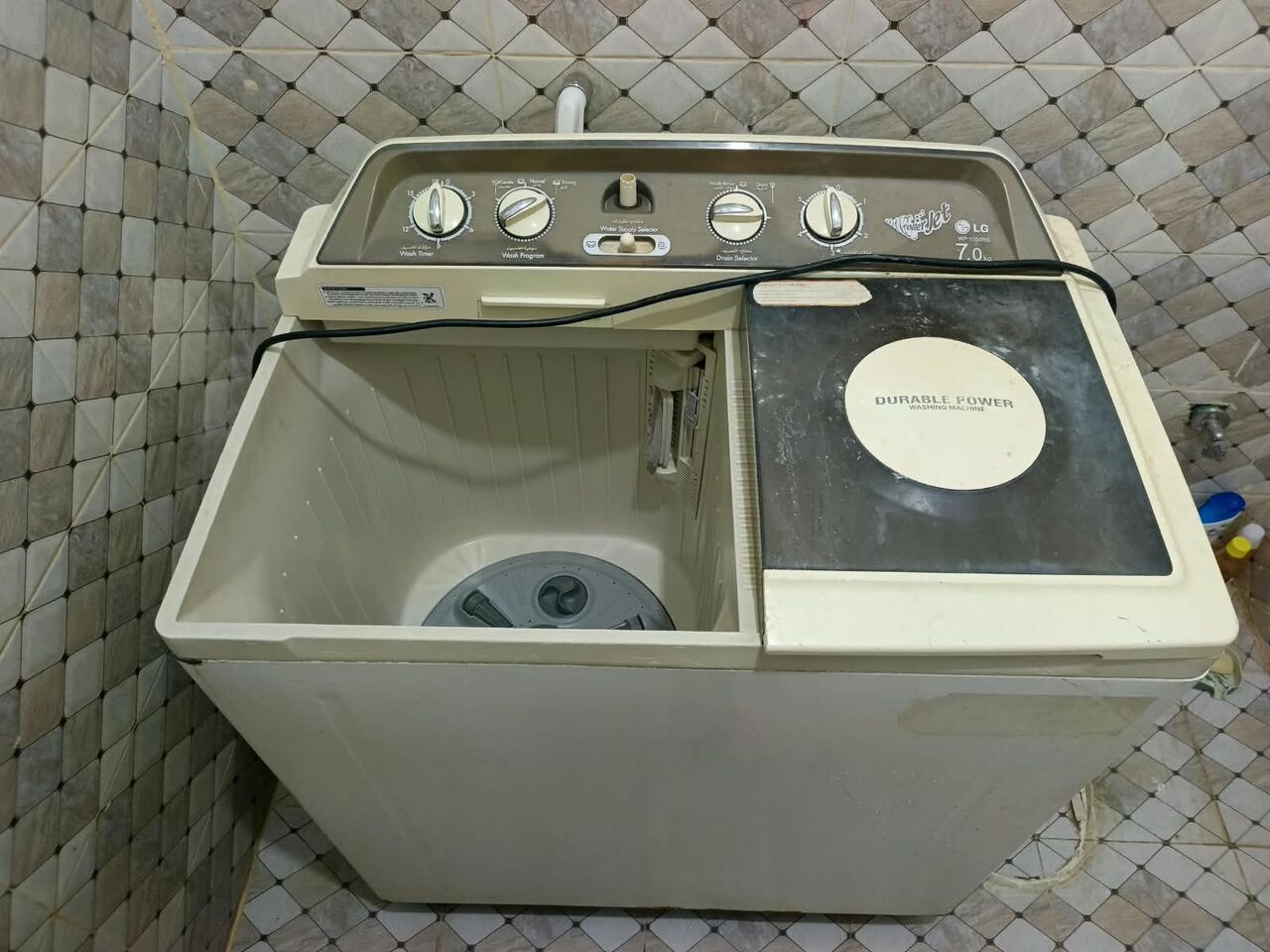 Al-Muzahmiya, Appliances, SAR 200,  LG Brand 7kg Washing & Dryer Machine In Good Working Condition Available In Dhurma