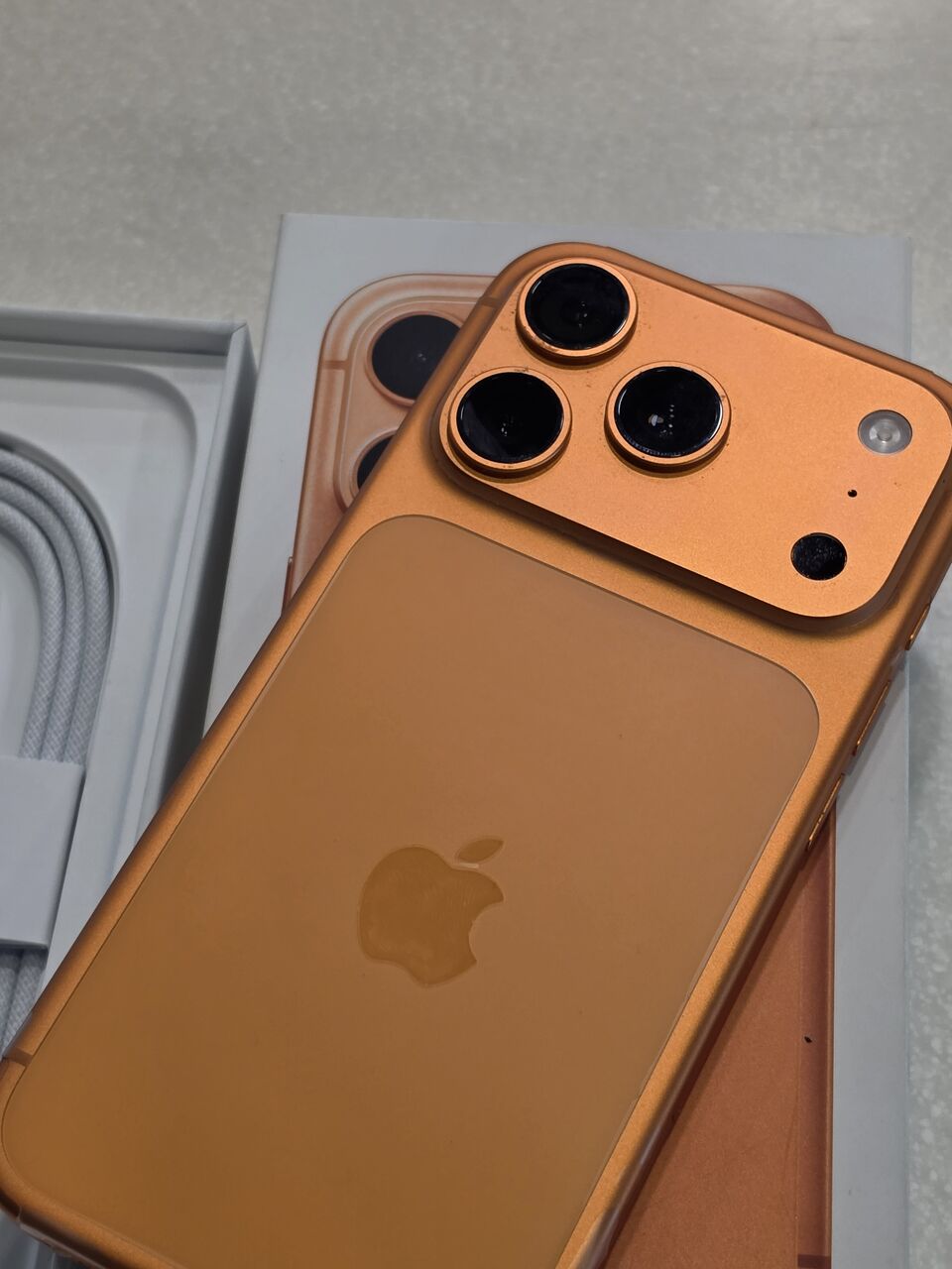 Dammam, Mobile Phones, SAR 3900,  IPhone 17 Pro