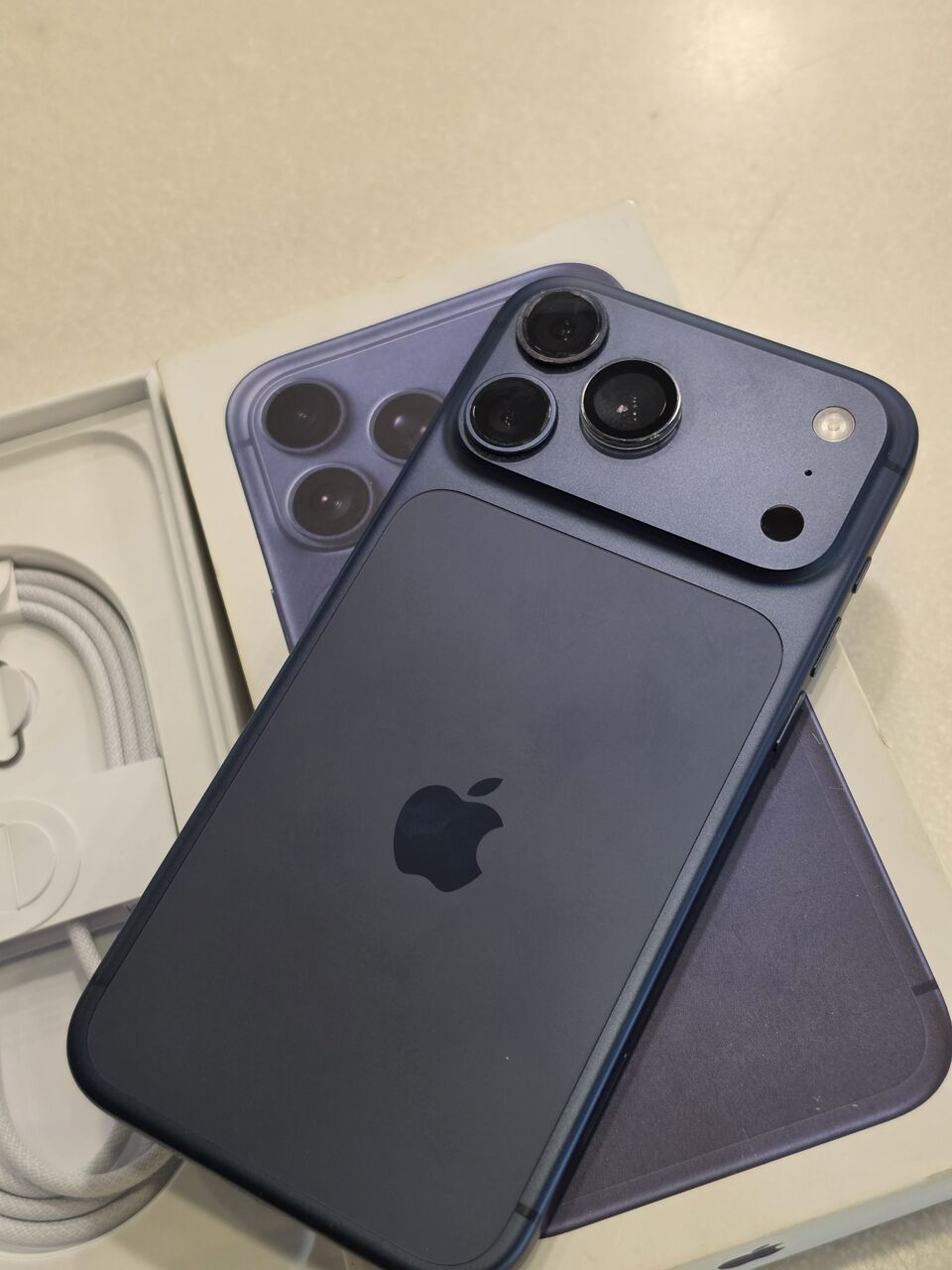 Dammam, Mobile Phones, SAR 5000,  IPhone 17 Pro Max Sim