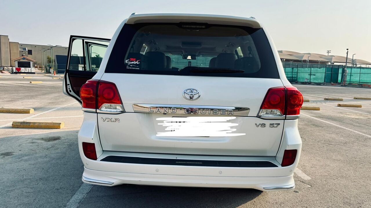 Dhahran, Vehicles, Cars & Trucks , SAR 153000,  Toyota Land Cruiser VXR,  2015,  Automatic,  203000 KM,  Toyota LC , VXR 5.8L, Special Edition