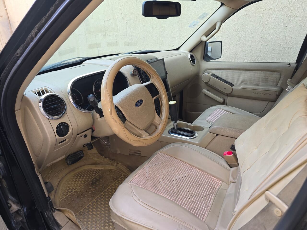 Riyadh, Vehicles, Cars & Trucks , SAR 12,  Ford Explorer,  2006,  Automatic,  490 KM,  Urgent Sale.... Exit