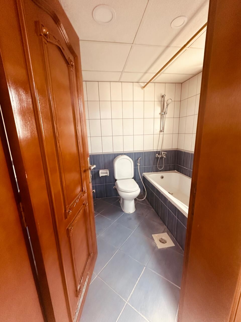 Adliya, Apartments, Flats, Houses & Villas, BHD 380/month,  3 BR,  SEMI FURNISHED THREE BEDROOM FLAT FOR RENT IN ADLIYA