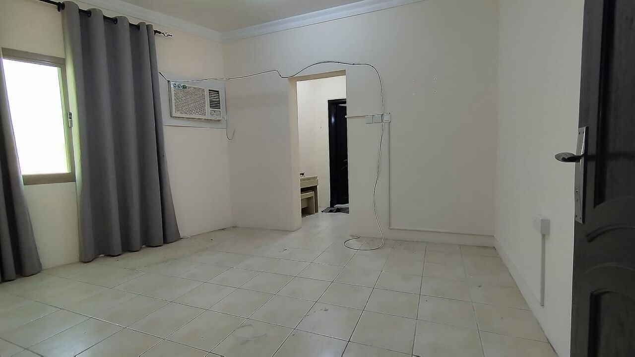Manama, Apartments, Flats, Houses & Villas, BHD 150/year,  1 BR,  Um Al Hassam:- Studio Flat On Rent With Unlimited Ewa..