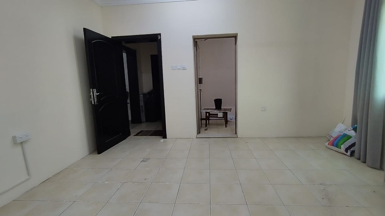 Manama, Apartments, Flats, Houses & Villas, BHD 150/year,  1 BR,  Um Al Hassam:- Studio Flat On Rent With Unlimited Ewa..
