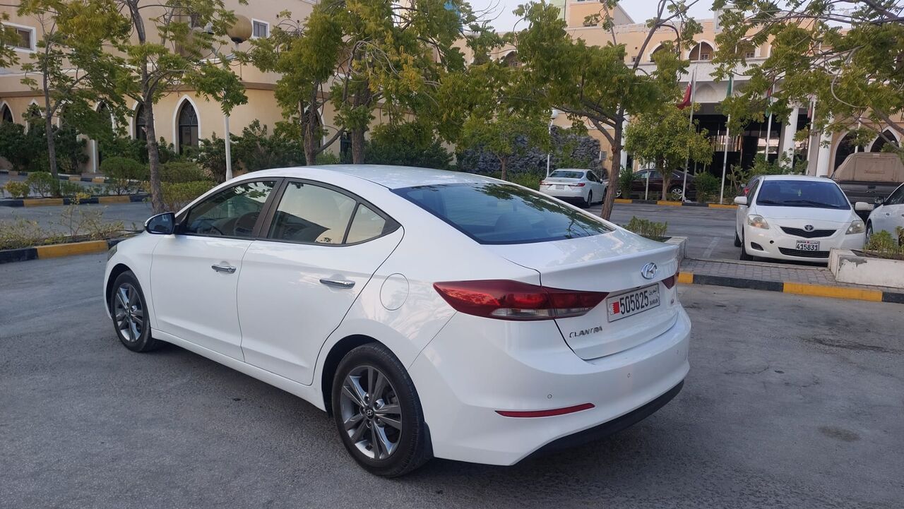 Manama, Vehicles, Cars & Trucks , BHD 2700,  Hyundai Elantra 2.0 L Full Automattic Very Good Condation,  2017,  Automatic,  280000 KM,