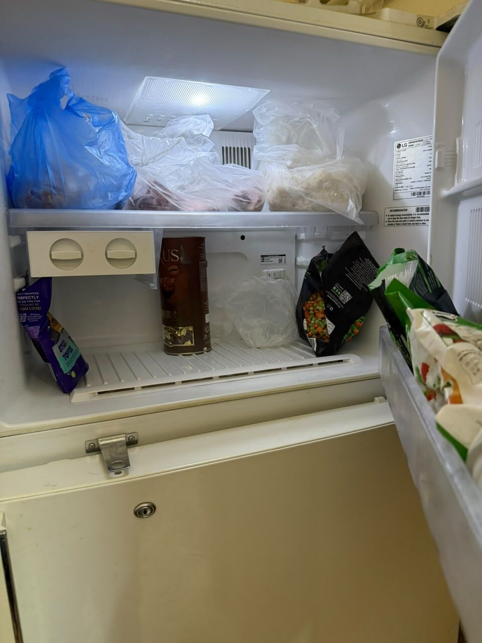 Al Malaz, Household Items, SAR 1100,  LG Refrigerator For Sale &ndash; Excellent Condition