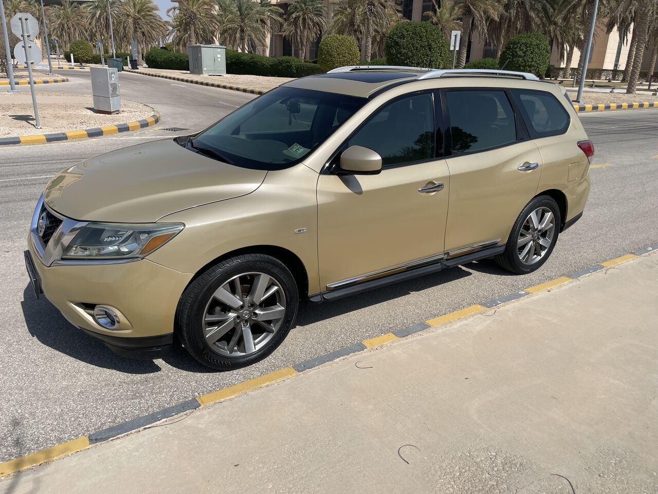 Dammam, Vehicles, Cars & Trucks , SAR 35000,  Nissan Pathfinder,  2014,  Automatic,  302000 KM,    SV For Sale