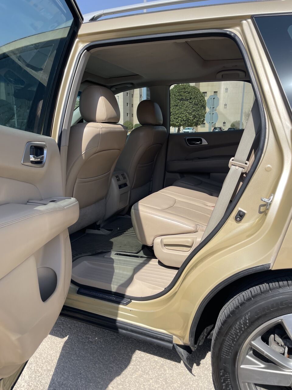 Dammam, Vehicles, Cars & Trucks , SAR 35000,  Nissan Pathfinder,  2014,  Automatic,  302000 KM,    SV For Sale