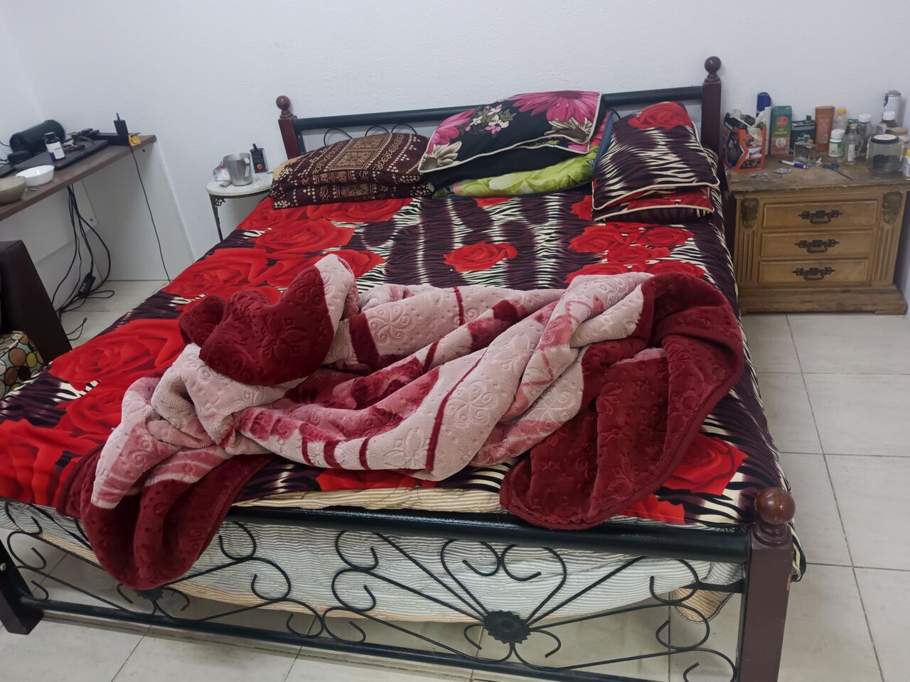 Thuqbah, Household Items, SAR 250,  Steel Bed, AC And Fridge For Sale