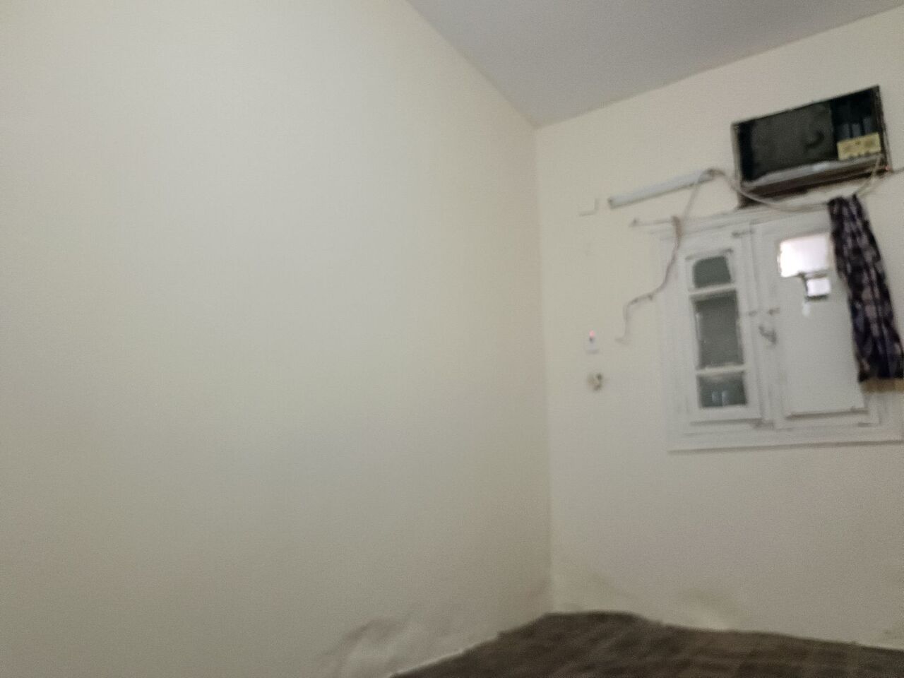 Jeddah, Roommates, SAR 650/month,  Room Available In 2 Bed Room Flate.  One Room Available Only Pakistani
