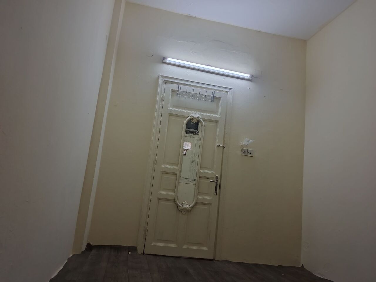 Jeddah, Roommates, SAR 650/month,  Room Available In 2 Bed Room Flate.  One Room Available Only Pakistani