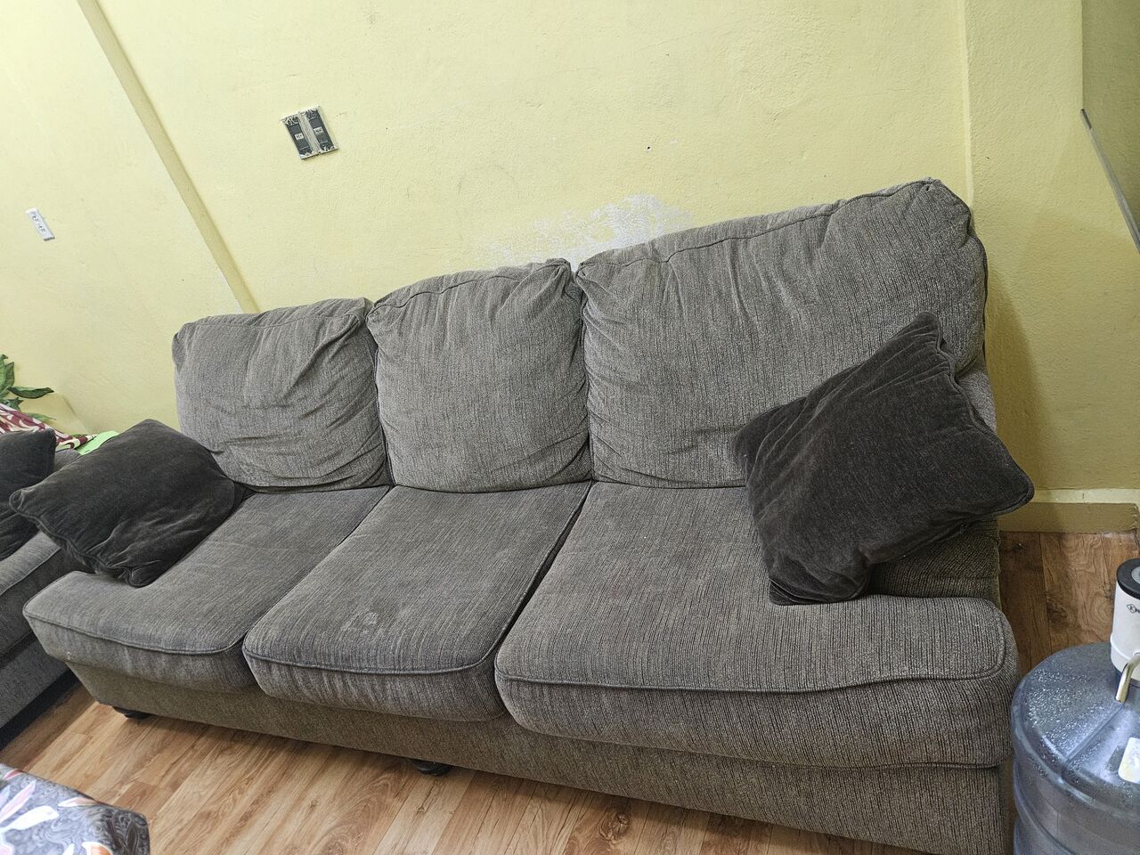 Dammam, Furniture, SAR 450,  Modern 5-Seater Sofa Set (3+2 Seater) Fabric Sofa - Excellent Condition (Dammam)