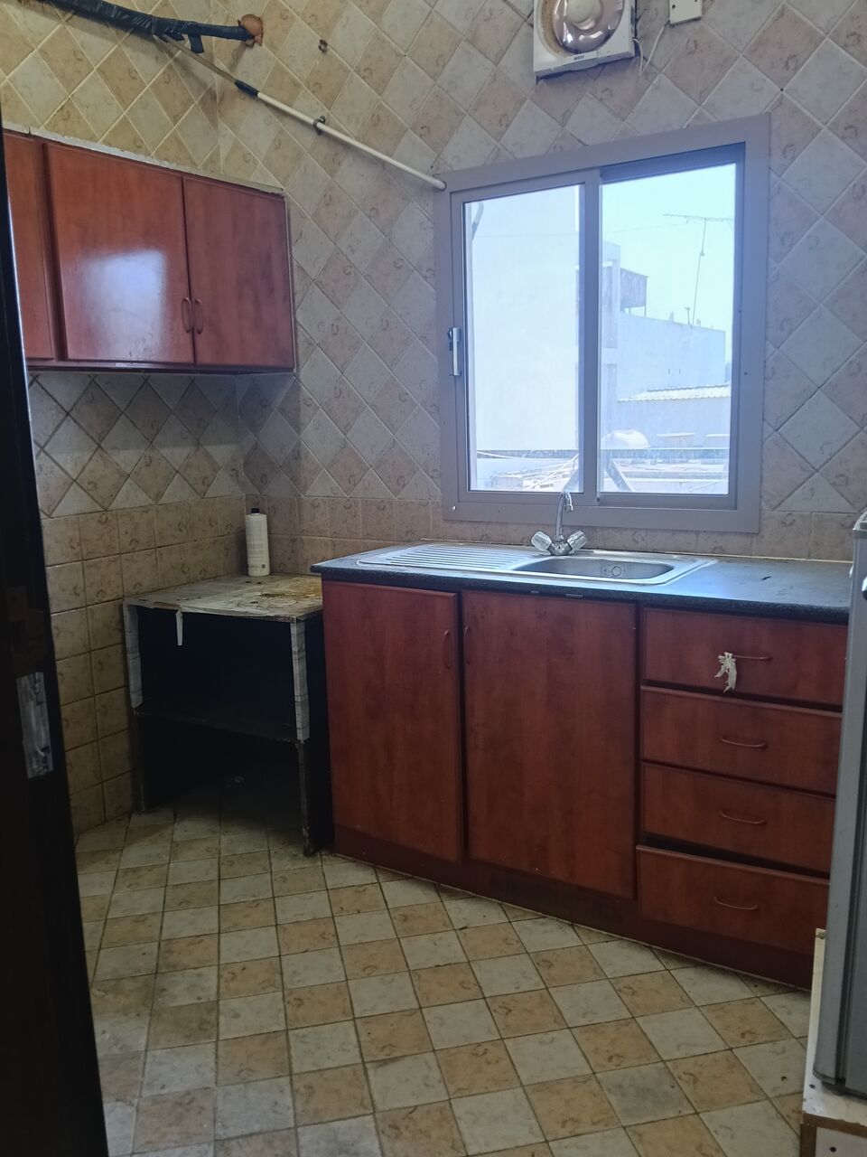 Gudaibiya, Apartments, Flats, Houses & Villas, BHD 200/month,  2 BR,  2 Bedroom Unfurnished Flat For Rent With Ewa