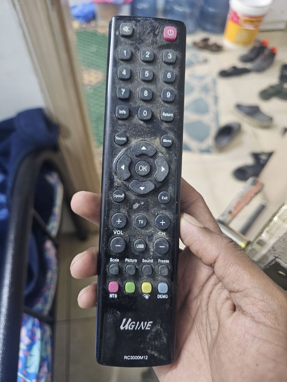 Riyadh, Electronics, SAR 200,  Television (ugine)
