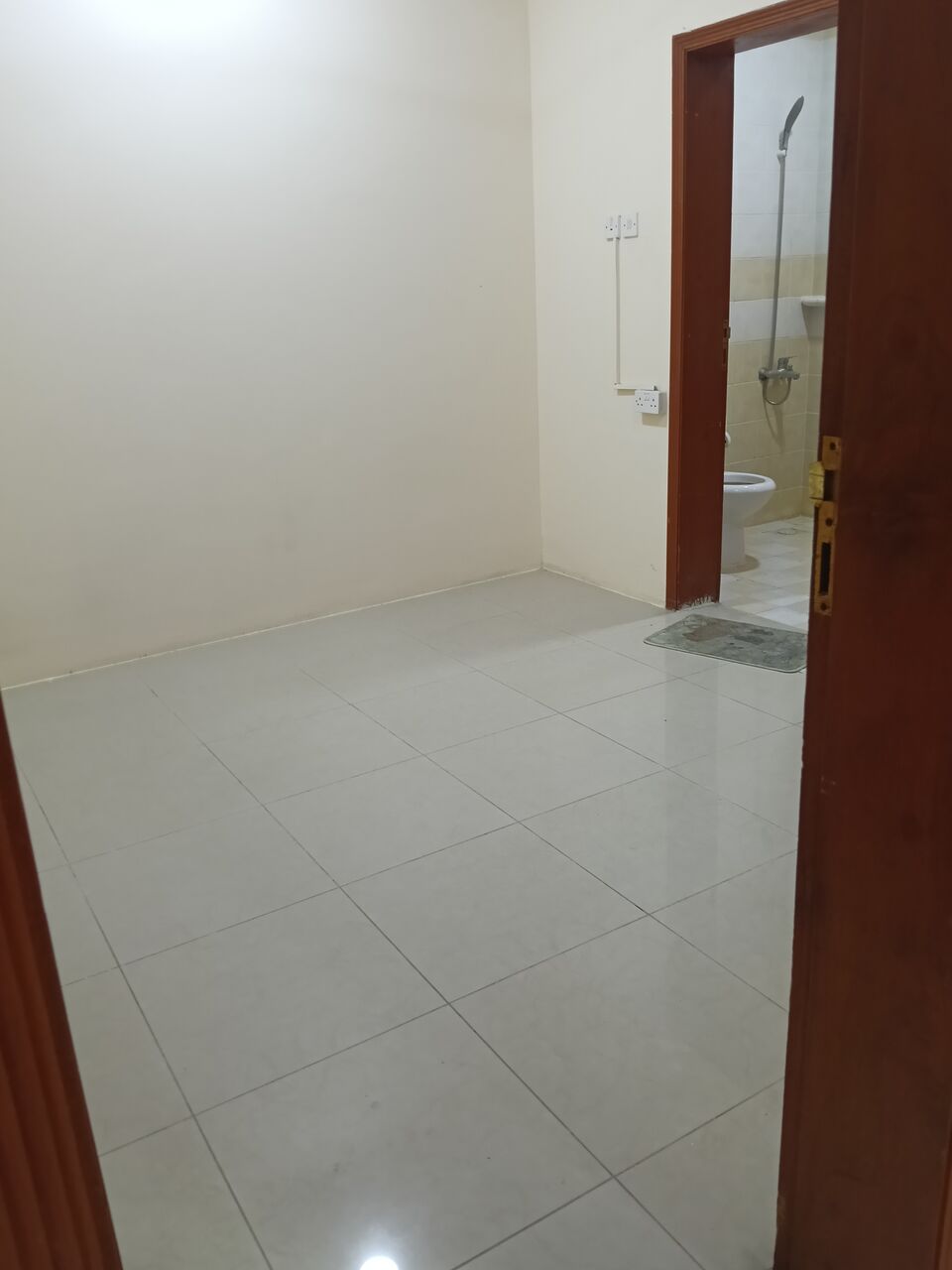 Gudaibiya, Apartments, Flats, Houses & Villas, BHD 210/month,  2 BR,  2 Bedroom Unfurnished Flat For Rent With Ewa