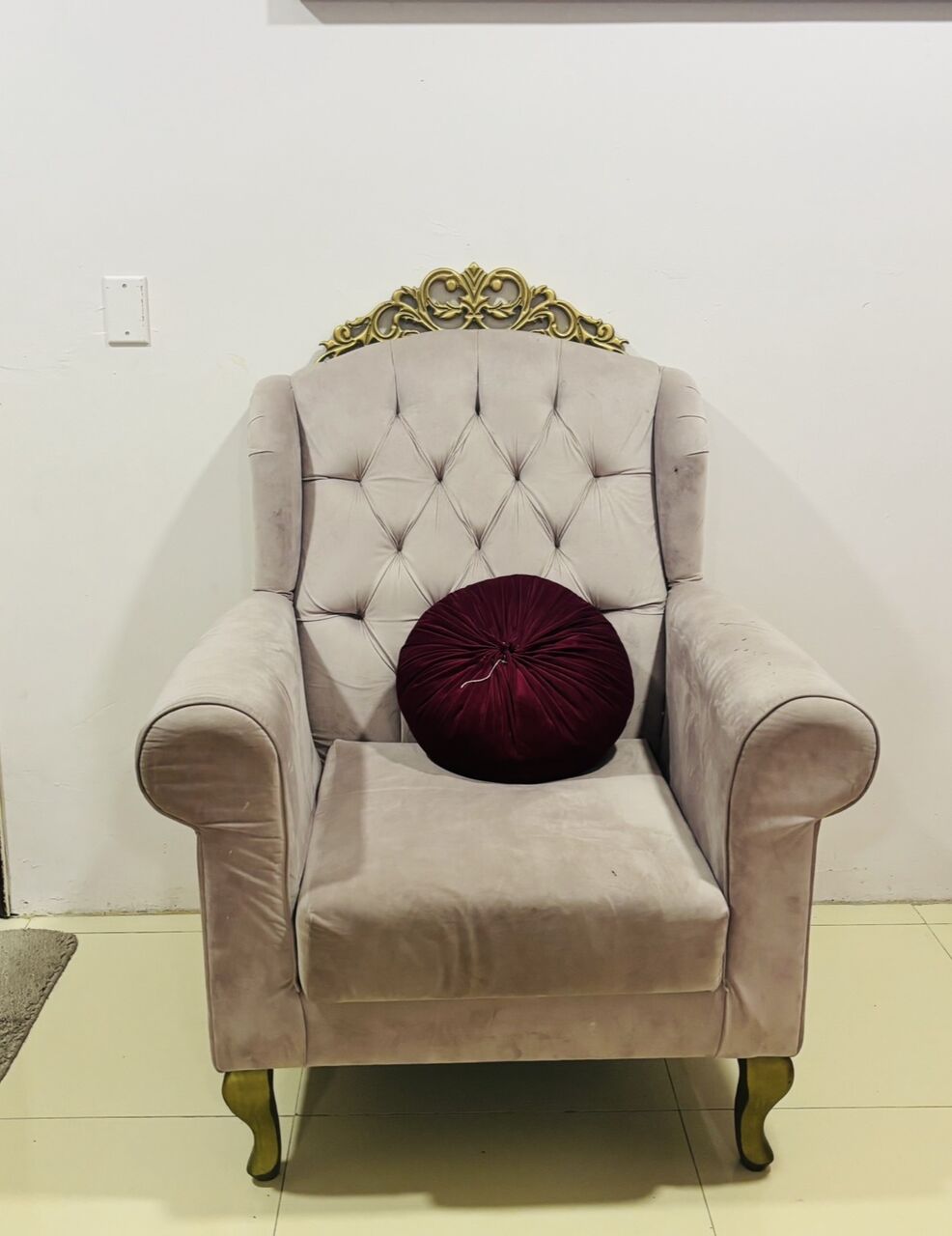 Jubail, Furniture, SAR 850,  Sofa And Rug For Sale